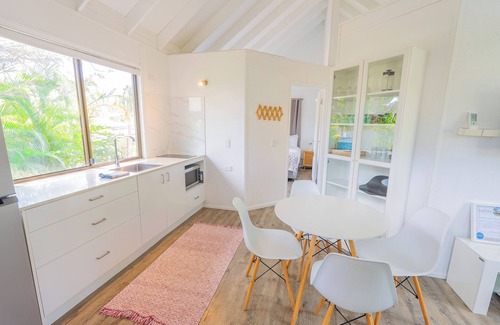 Amity Point Kabine | Belles on Ballow - Possum Lodge