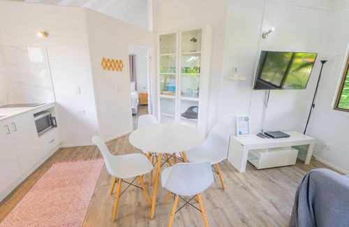 Amity Point Kabine | Belles on Ballow - Possum Lodge