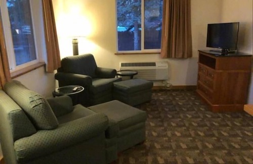 Bellevue Hotel | Bellevue High Country Motel