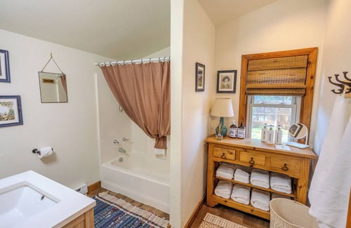 Fort Collins Sonstige | Bellvue Hideaway: Adventure & Calm Near Fort Collins!