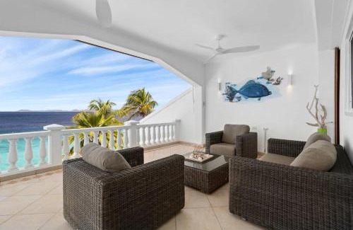 Belnem Wohnung | Belmar Oceanfront Apartments 21 right on the ocean with diving facilities