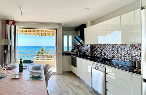 Adra Wohnung | Belvilla by OYO Apartment in Adra