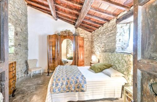 San Godenzo Haus | Belvilla by Oyo Rustic holiday home with pool