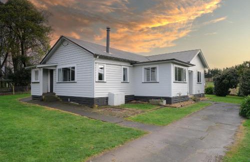 Tararua District Haus | Benbecula Cottage at Kereru Farm Weber