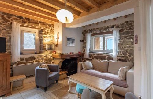 Sazos Haus | Bergerie Pyrénéenne Rénovée - 4 Chambres - 8 Pers. - Jardin - Stationnement Public - 3 Stations de Ski - FR-1-402-132