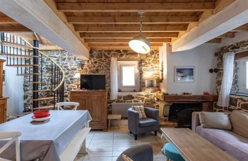 Sazos Haus | Bergerie Pyrénéenne Rénovée - 4 Chambres - 8 Pers. - Jardin - Stationnement Public - 3 Stations de Ski - FR-1-402-132