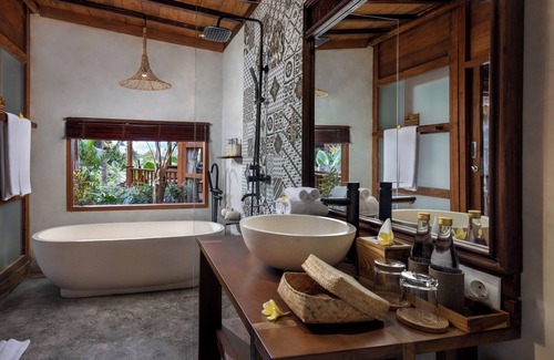 Singakerta Kabine | Berlima Wooden Lodge by Pramana Villas