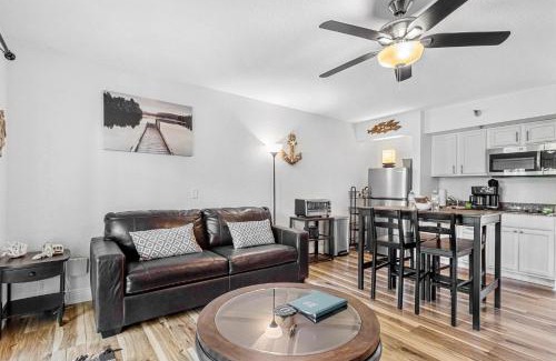 Dunedin Wohnung | Beso del Sol Resort in Dunedin - Perfect Location & Relaxation!