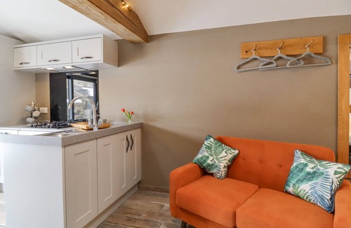 Lumbutts Hütte | BESS COTTAGE, romantic, with a garden in Cragg Vale