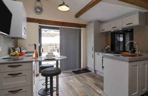 Lumbutts Hütte | BESS COTTAGE, romantic, with a garden in Cragg Vale