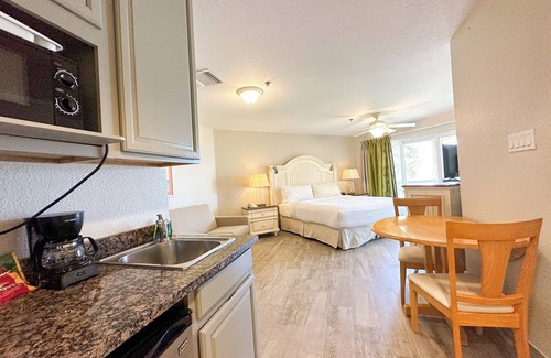 Crystal Harbour Wohnung | Best Choice! With Free Breakfast, Free Parking, Outdoor Pool!