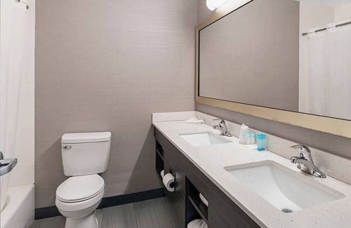 Foxboro Hotel | Best for Unwinding! Free Breakfast, 2 Convenient Units w/ Free Parking!