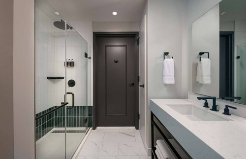 North Capitol Street Hotel | Best Place to Unwind! Two Homely Units with DC Landmark View, Pet-friendly!