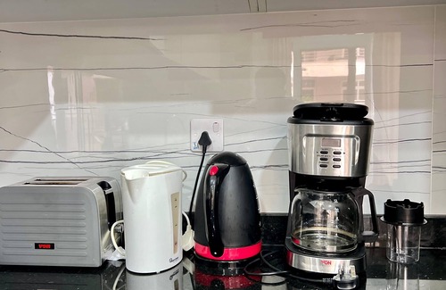 Mombasa Wohnung | Best places to stay in Mombasa 3 bedroom 4 bedrooms 5 minutes walk to everywhere