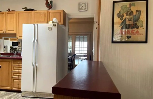 North Bay Hütte | Best spot on Lake Nipissing + private beachfront + parking + close to downtown