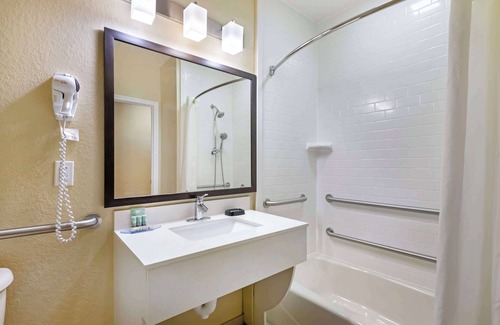 Edgewater Hotel | Best Western Edgewater Inn