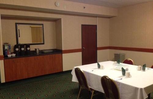 Roosevelt Hotel | Best Western Plus Fresno Airport Hotel