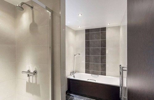 Handforth Hotel | Best Western Plus Pinewood Manchester Airport-Wilmslow Hotel