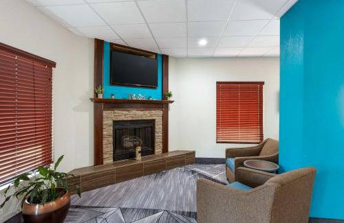 Springfield Hotel | Best Western Plus Springfield Airport Inn