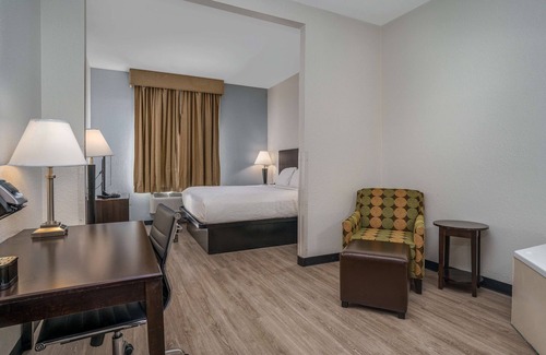 Cedar Point Hotel | Best Western Plus Swansboro Emerald Isle