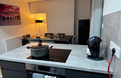 Salford Haus | BetaHouse -3BR -Pool Table -Free Parking -Spacious