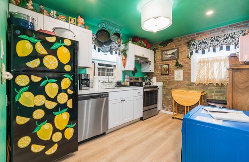 Reno/Tahoe Airport Haus | Betty Blue House