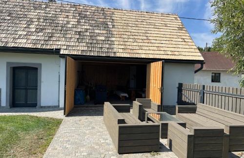 Devicie Haus | Biely domček