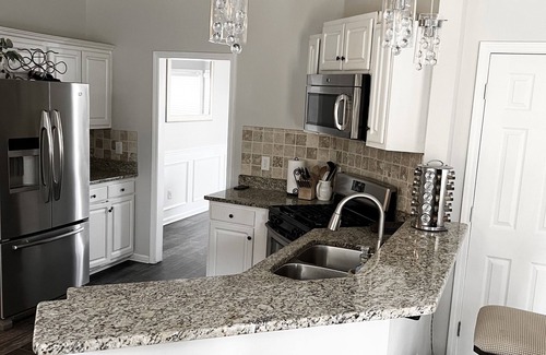 Acworth Haus | Big Beautiful Modern Home