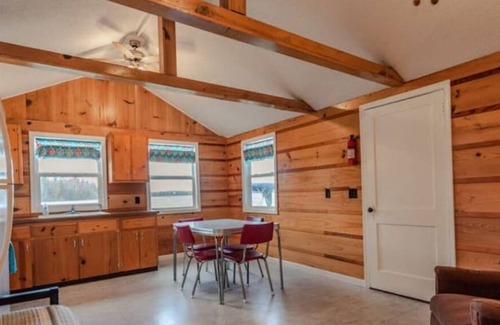 Holton Hütte | Big Blue Lake Cottages, LLC - Cottage #1