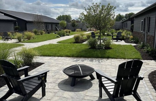 Town of Sullivan Haus | Big Cat Bungalows at The Haven