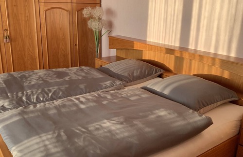 Ober-Morlen Haus | Big en-suite room in a stylish country house, close to highway and Bad Nauheim