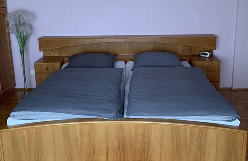 Ober-Morlen Haus | Big en-suite room in a stylish country house, close to highway and Bad Nauheim