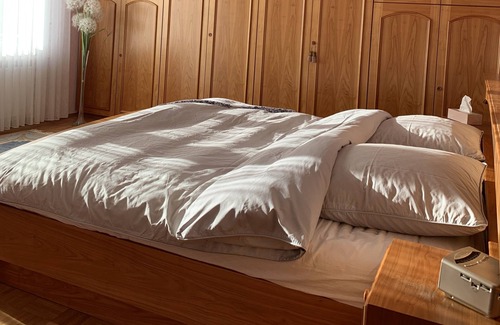 Ober-Morlen Haus | Big en-suite room in a stylish country house, close to highway and Bad Nauheim