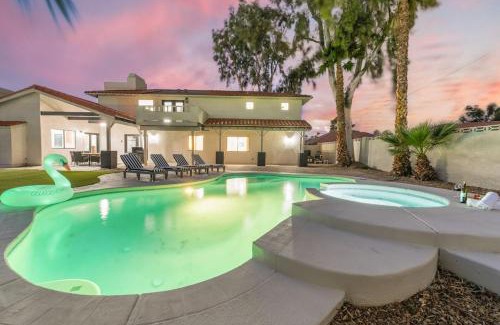 Las Vegas Haus | Big Groups, Heated Pool, 10 Mins To Strip, Games