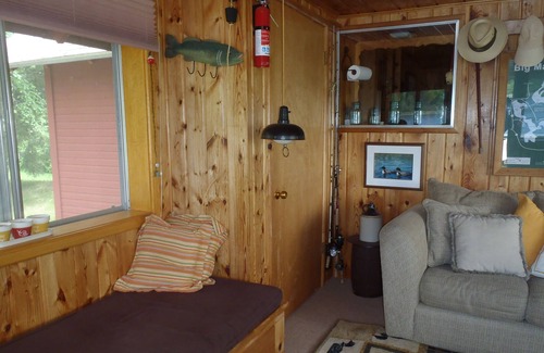 Nevis Kabine | Big Mantrap Lake - Familienhütte auf dem Wasser!