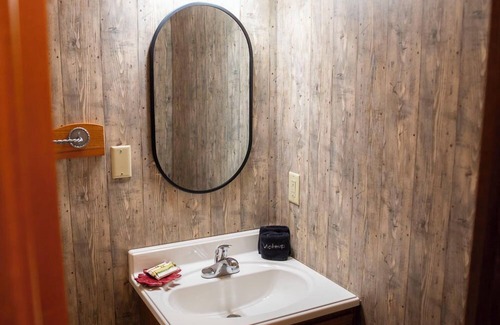 Logan Kabine | Big Sky Lodge | Hocking Hills