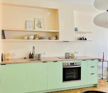 Cacilhas Wohnung | Big Studio apartment with a terrace