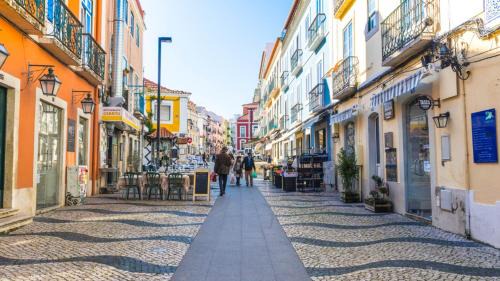 Cacilhas Wohnung | Big Studio apartment with a terrace