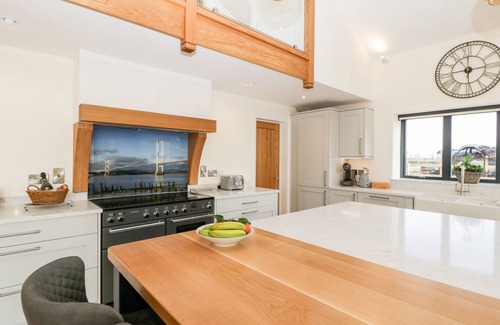 Pilning Hütte | BILSHAM MEADOWS, family friendly, luxury holiday cottage in Aust