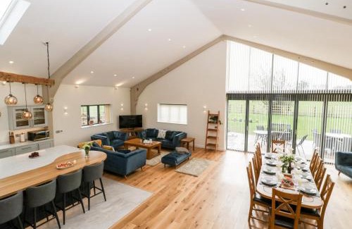 Pilning Haus | Bilsham Meadows
