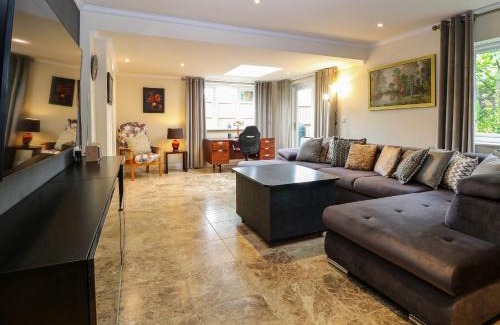 Brundall Haus | Birch Cottage