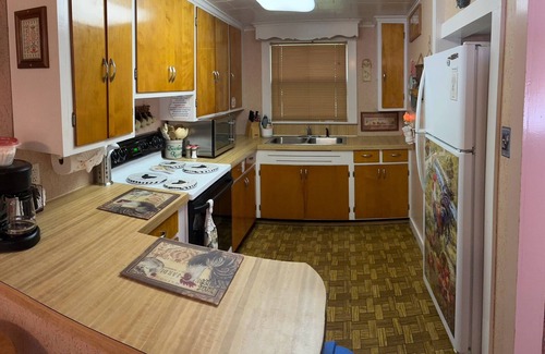 Cadillac Kabine | Birchwood Resort & Campground