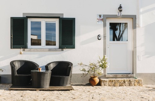 Lourinha Hütte | Bird House - Tranquility and relaxation