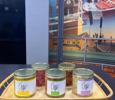 Ephraim Haus | Bird's Nest - Above Bakery Cozy Studio, Perfect for Couples!