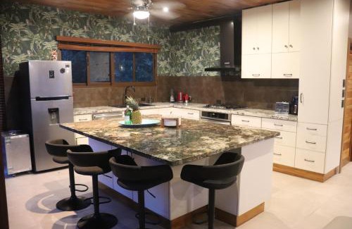 Puerto Jimenez Haus | Birding Corcovado Eco Lodge