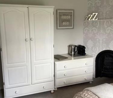 Altrincham Bed & Breakfast | Birtles Farm Bed and Breakfast