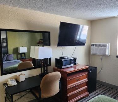 Moorhead Hotel | Bison Plains Lodge