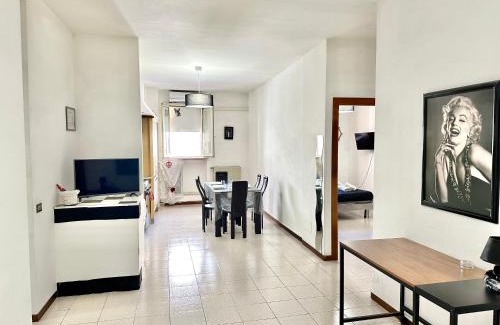 Velletri Wohnung | BLACK AND WHITE HOUSE- 70 mq
