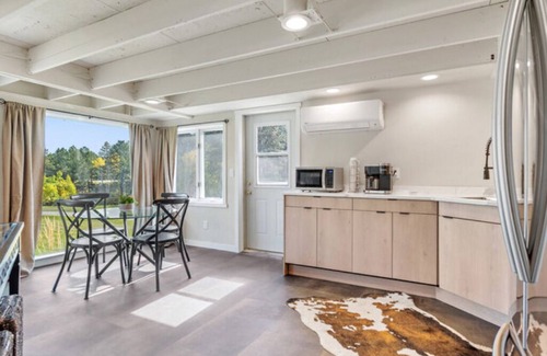 Rapid City Hütte | Black Forest Cottage - Black Forest Inn Bed and Breakfast