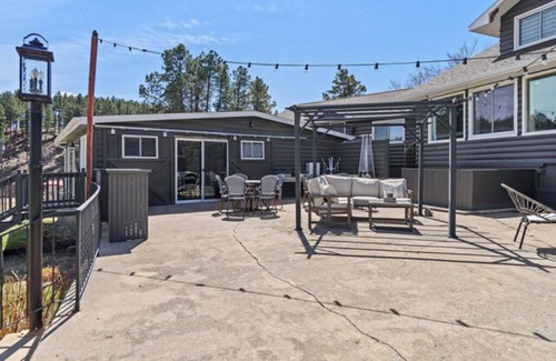 Rapid City Hütte | Black Forest Cottage - Black Forest Inn Bed and Breakfast